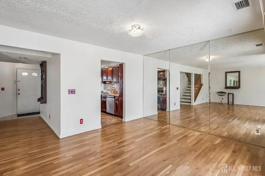 -118 Magee Court, East Brunswick, NJ 08816 - #3