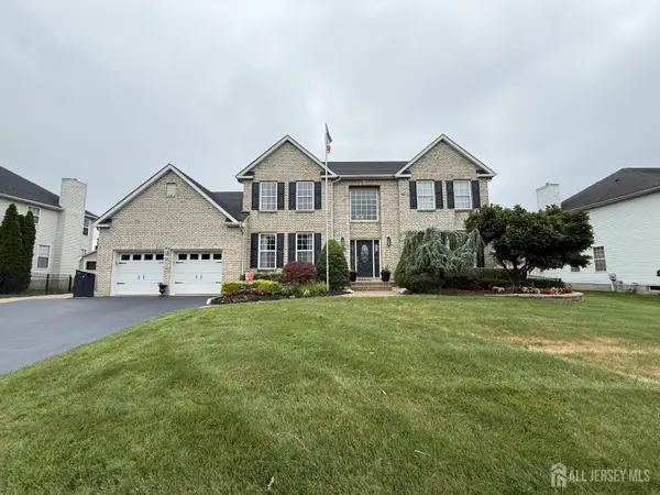-27 Mitchell Drive, Monroe, NJ 08831