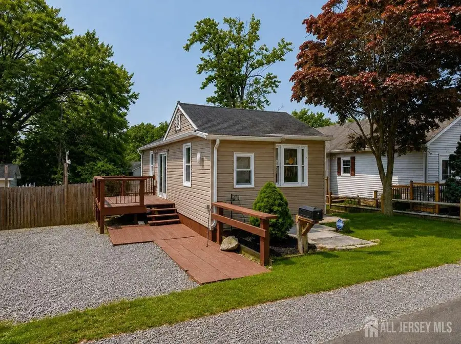 -617 Greenwood Avenue, Laurence Harbor, NJ 08879 - #2