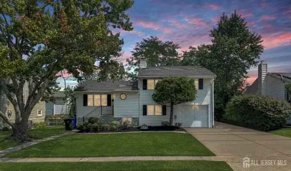 -96 Tracy Drive, Fords, NJ 08863