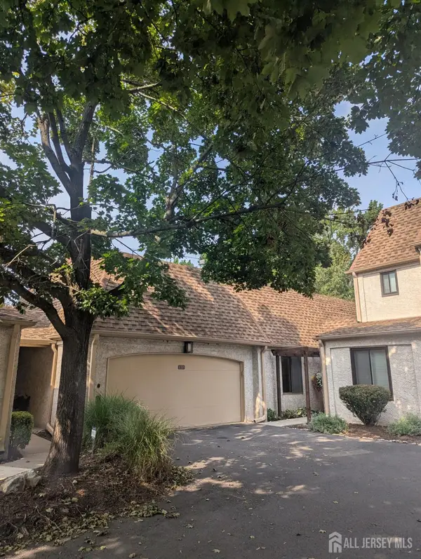 -120 Park Gate Drive, Edison, NJ 08820