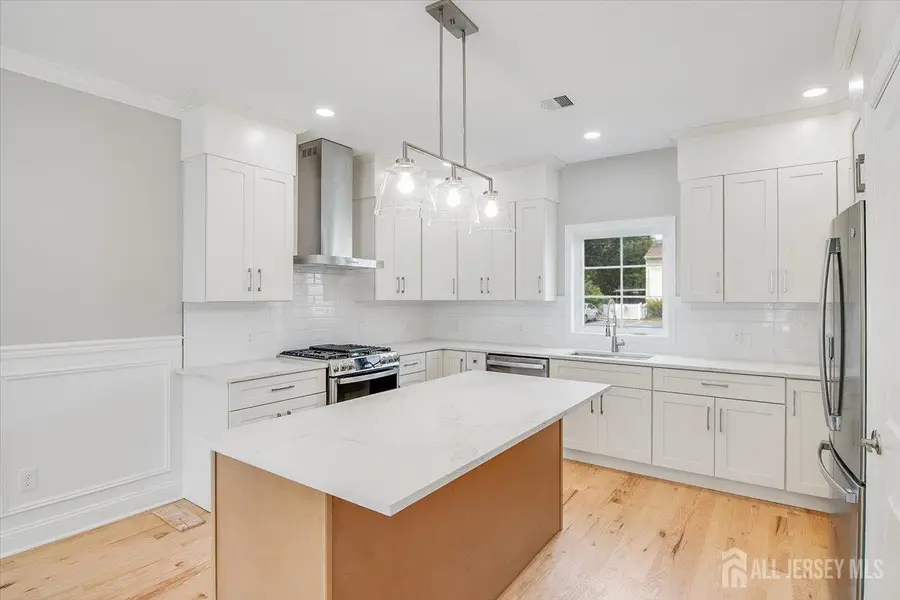 -713 Inman Avenue, Colonia, NJ 07067 - #3