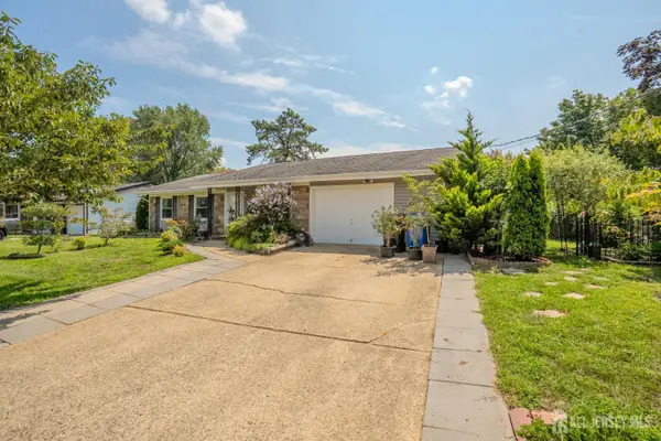 -4 Hunterdon Avenue, Monroe, NJ 08831