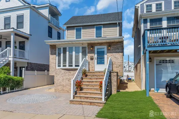 -40 Miller Street, Highlands, NJ 07732