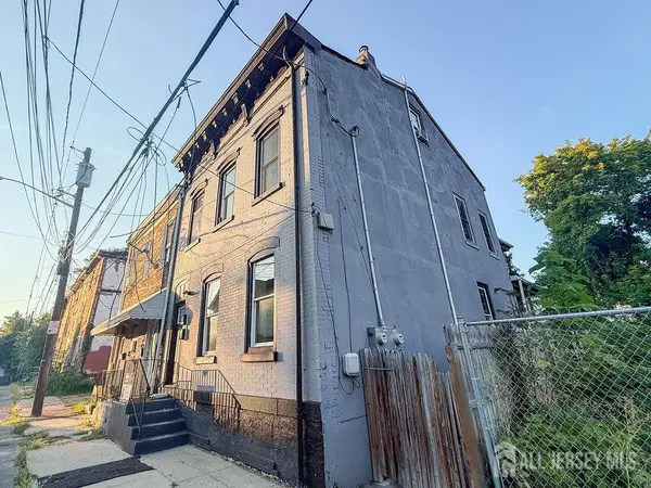 -24 SW Sanford Street, Trenton, NJ 08618