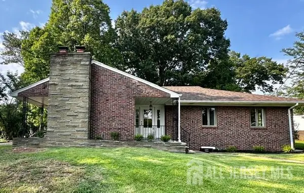 -16 Charlotte Street, Sayreville, NJ 08872