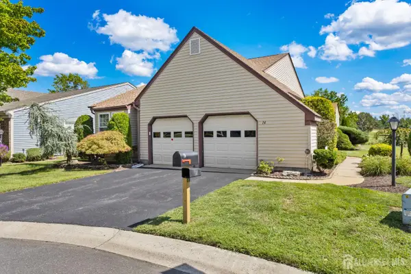 -14 Thomas Paine Drive, Monroe, NJ 08831