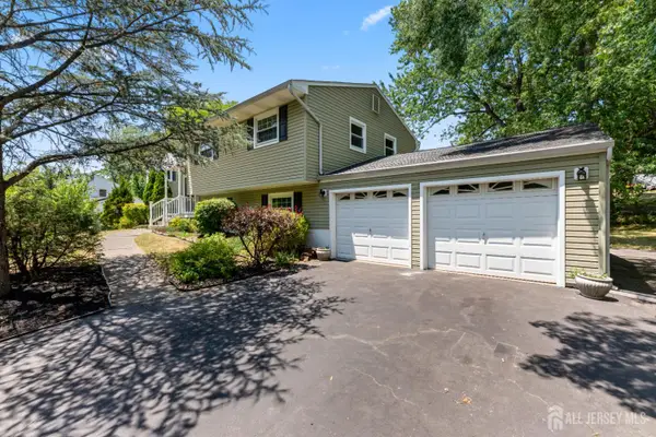 -5 Yale Court, East Brunswick, NJ 08816
