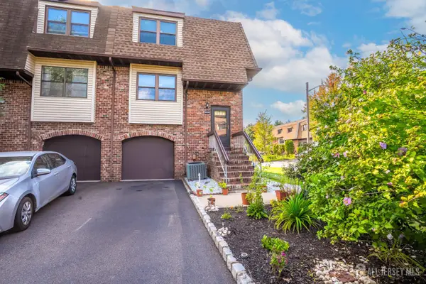 -6005 N Oaks Boulevard, North Brunswick, NJ 08902