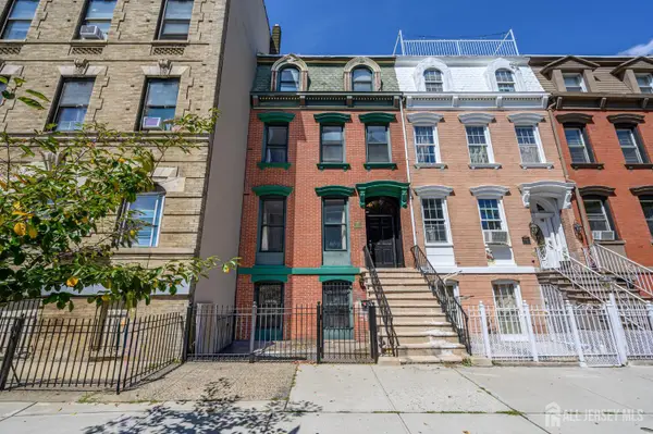-832 Grand Street, Jersey City, NJ 07304