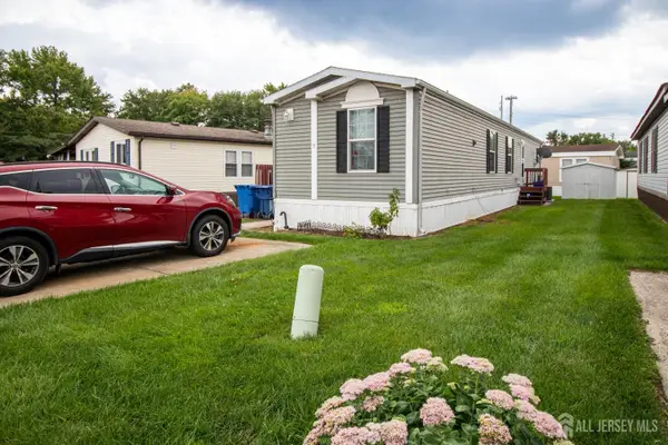 -7 Shelley Road, North Brunswick, NJ 08902