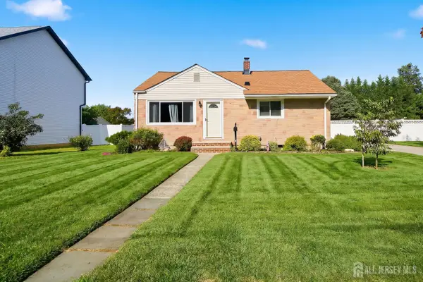 -6 Burnham Road, East Brunswick, NJ 08816