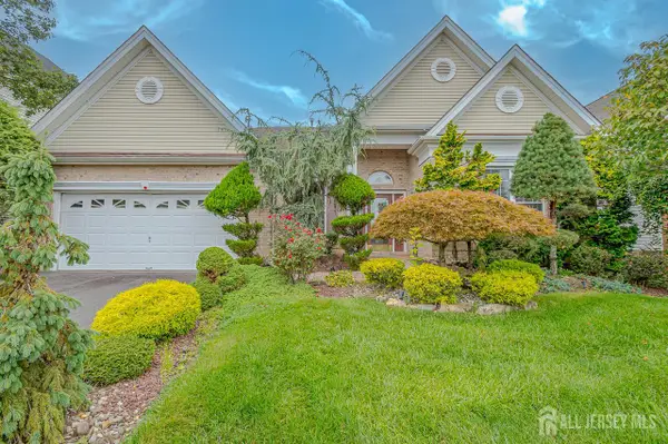 -12 Crenshaw Court, Monroe, NJ 08831
