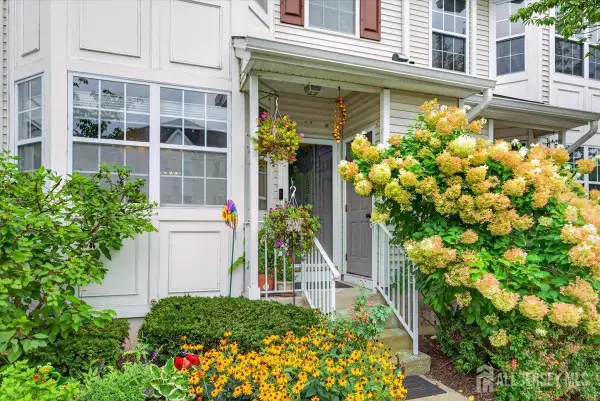 -1008 Blossom Circle, South Brunswick, NJ 08810