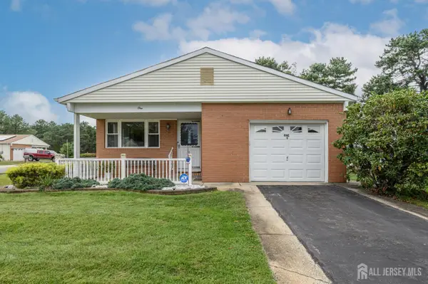 -1 Selkirk Avenue, Toms River, NJ 08757