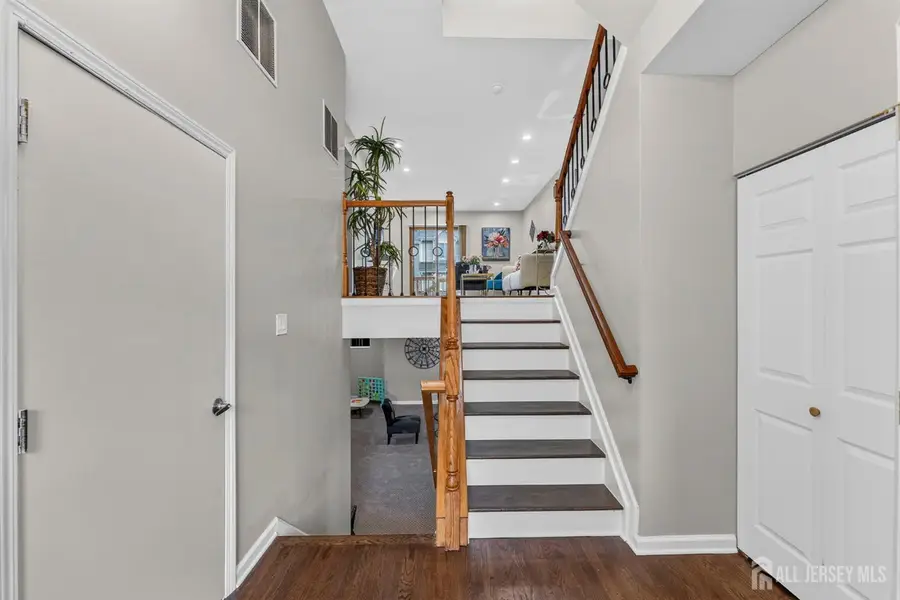 -4 Lee Lee Lane, Laurence Harbor, NJ 08879 - #3