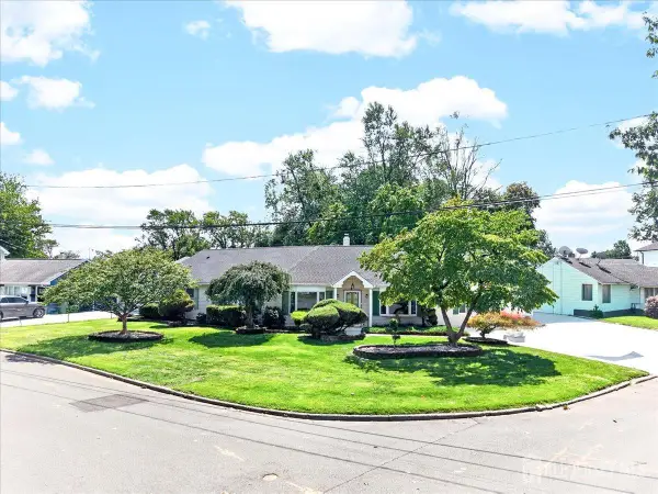 -6 Idlewild Road, Edison, NJ 08817