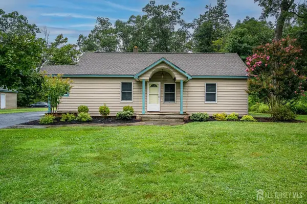 -122 Cortelyous Lane, Franklin, NJ 08873