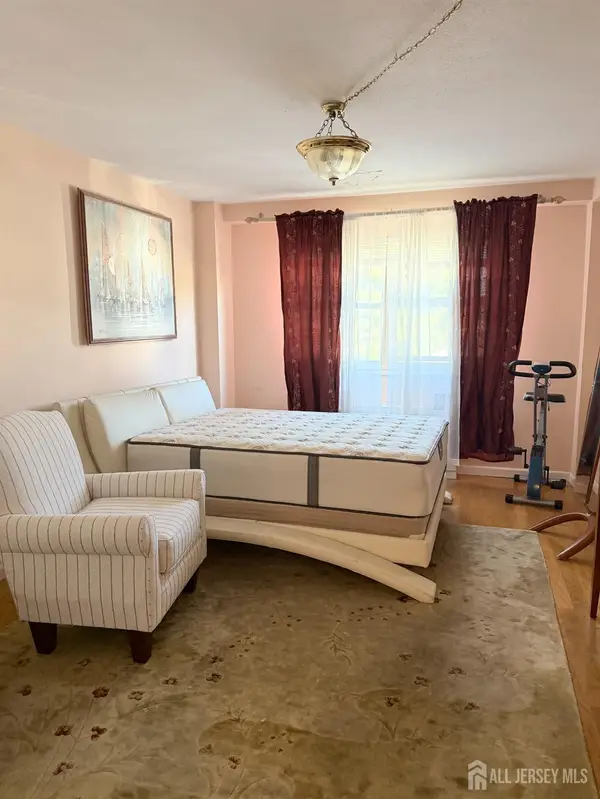 -123 S Adelaide Avenue S #2D, Highland Park, NJ 08904
