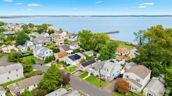 -285 Shoreland Circle, Old Bridge, NJ 08879