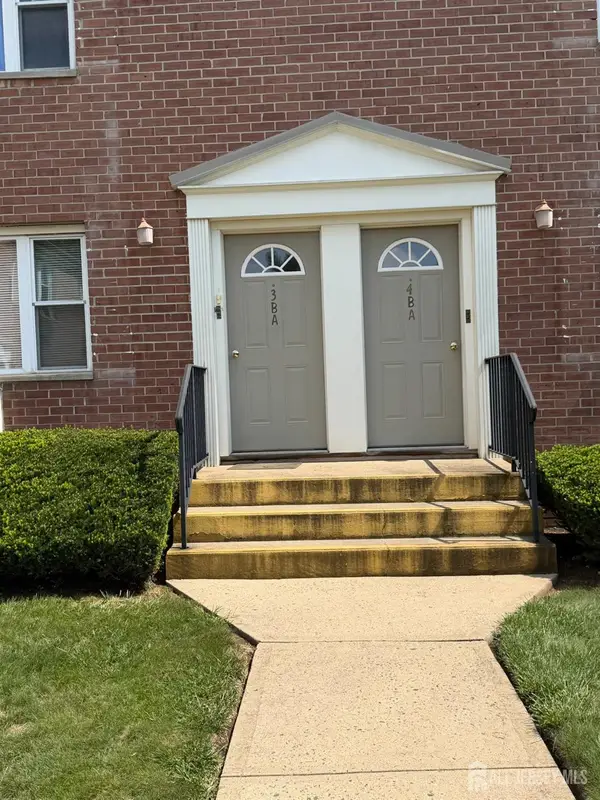 -21 York Drive #3B, Edison, NJ 08817