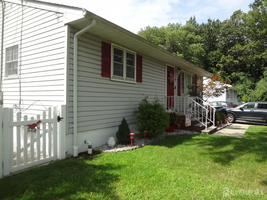 -4 Wilbur Terrace, Sayreville, NJ 08872 - #2