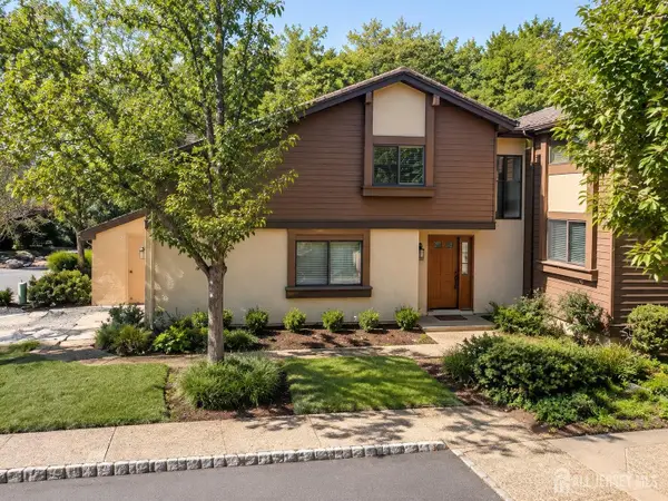 -251 Sayre Drive, Plainsboro, NJ 08540