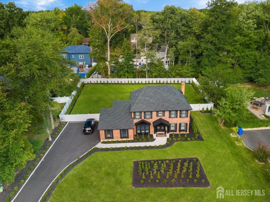 -9 Wood Lake Court, North Brunswick, NJ 08902 - #2