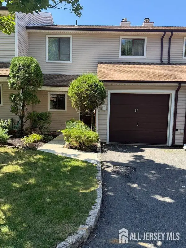 -12 Sunflower Court, Edison, NJ 08820