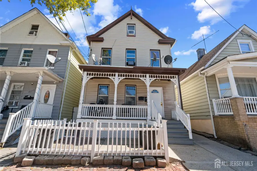 -676 Charles Street, Perth Amboy, NJ 08861 - #3