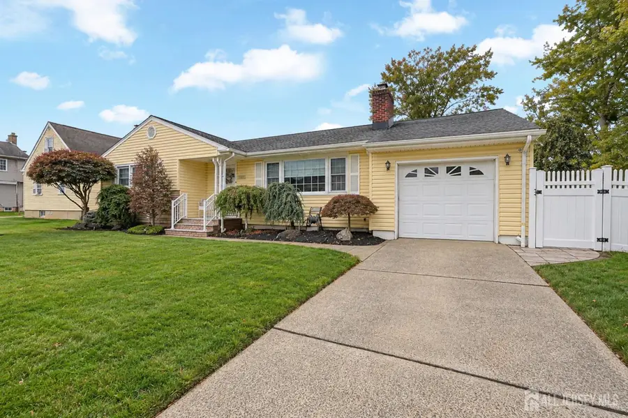 -555 E Washington Avenue E, Woodbridge, NJ 07095 - #2