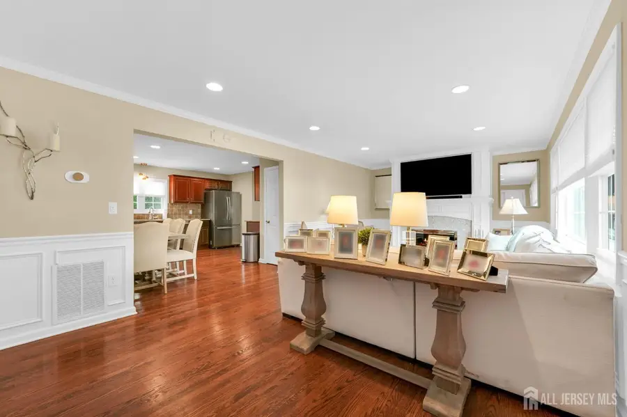 -555 E Washington Avenue E, Woodbridge, NJ 07095 - #3