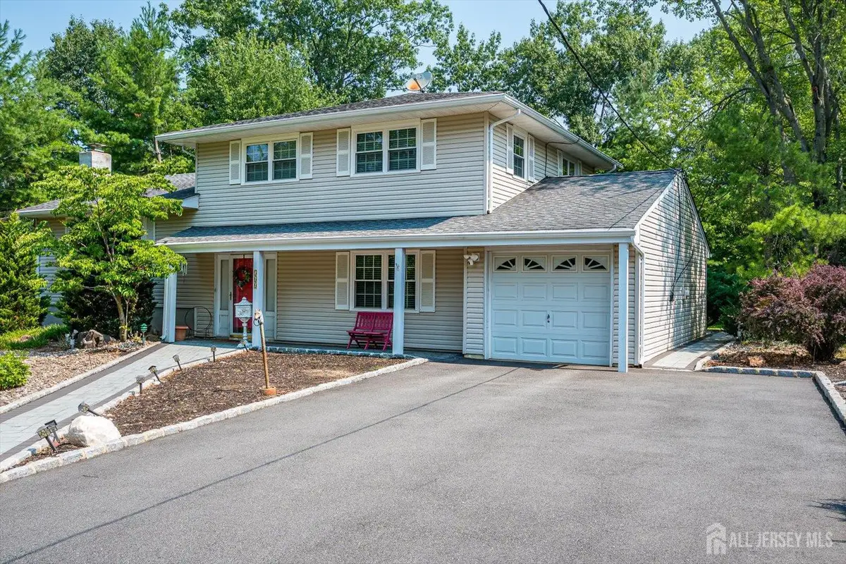 -560 Wakefield Drive, Metuchen, NJ 08840 - #1