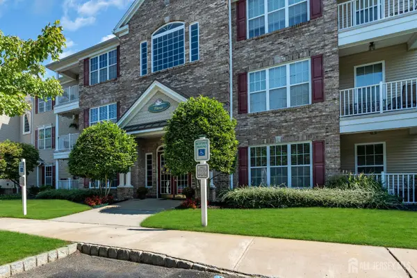 -313 Sophee Lane, Lakewood, NJ 08701