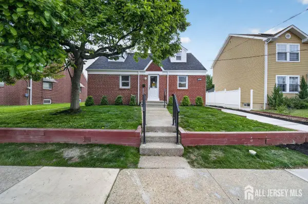-121 Dorothy Street, Carteret, NJ 07008
