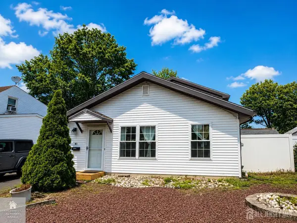 -40 Compton Avenue, Hazlet, NJ 07734