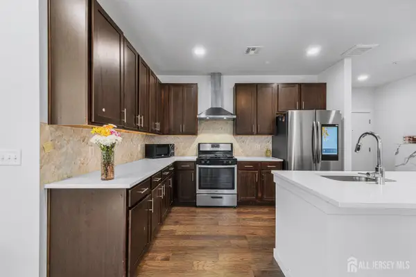 -724 Lorhan Drive, Piscataway, NJ 08854