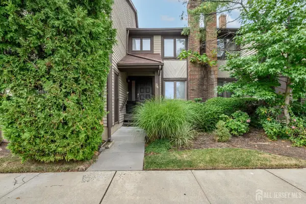 -24 Chelsea Court, Sayreville, NJ 08859