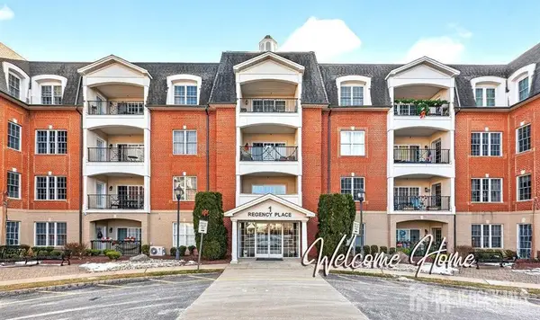 -323 Regency Place, Woodbridge Proper, NJ 07095