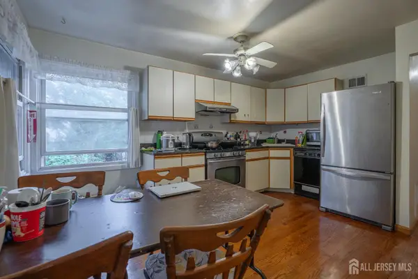 -160 Dartmouth Street, Highland Park, NJ 08904