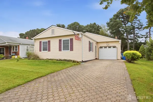 -11 Woodstock Drive, Berkeley, NJ 08757