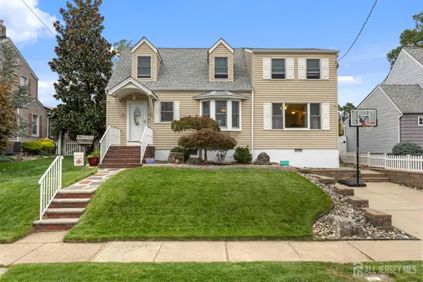 -16 Vanderbuilt Place, Woodbridge Proper, NJ 07095