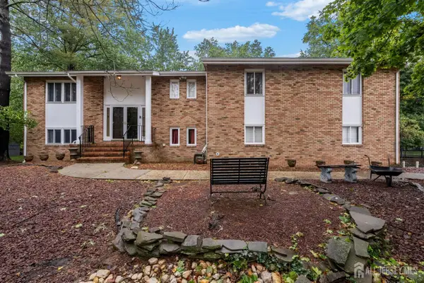 -1 Hidden Lake Drive, North Brunswick, NJ 08902