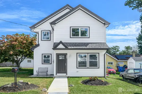 -270 Alpine Way, Old Bridge, NJ 08879