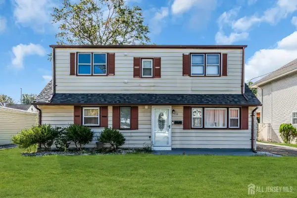 -110 W Warren St, Woodbridge T Street, Iselin, NJ 08830