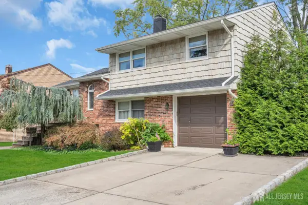 -104 Tracy Drive, Fords, NJ 08863