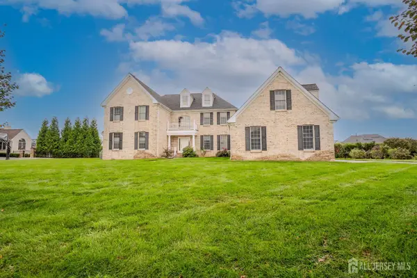 -6 Byrne Court, Monroe, NJ 08831