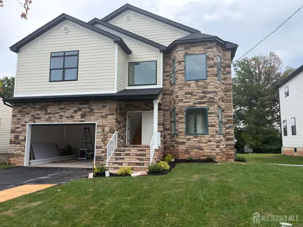 -122 Arthur Avenue, Colonia, NJ 07067