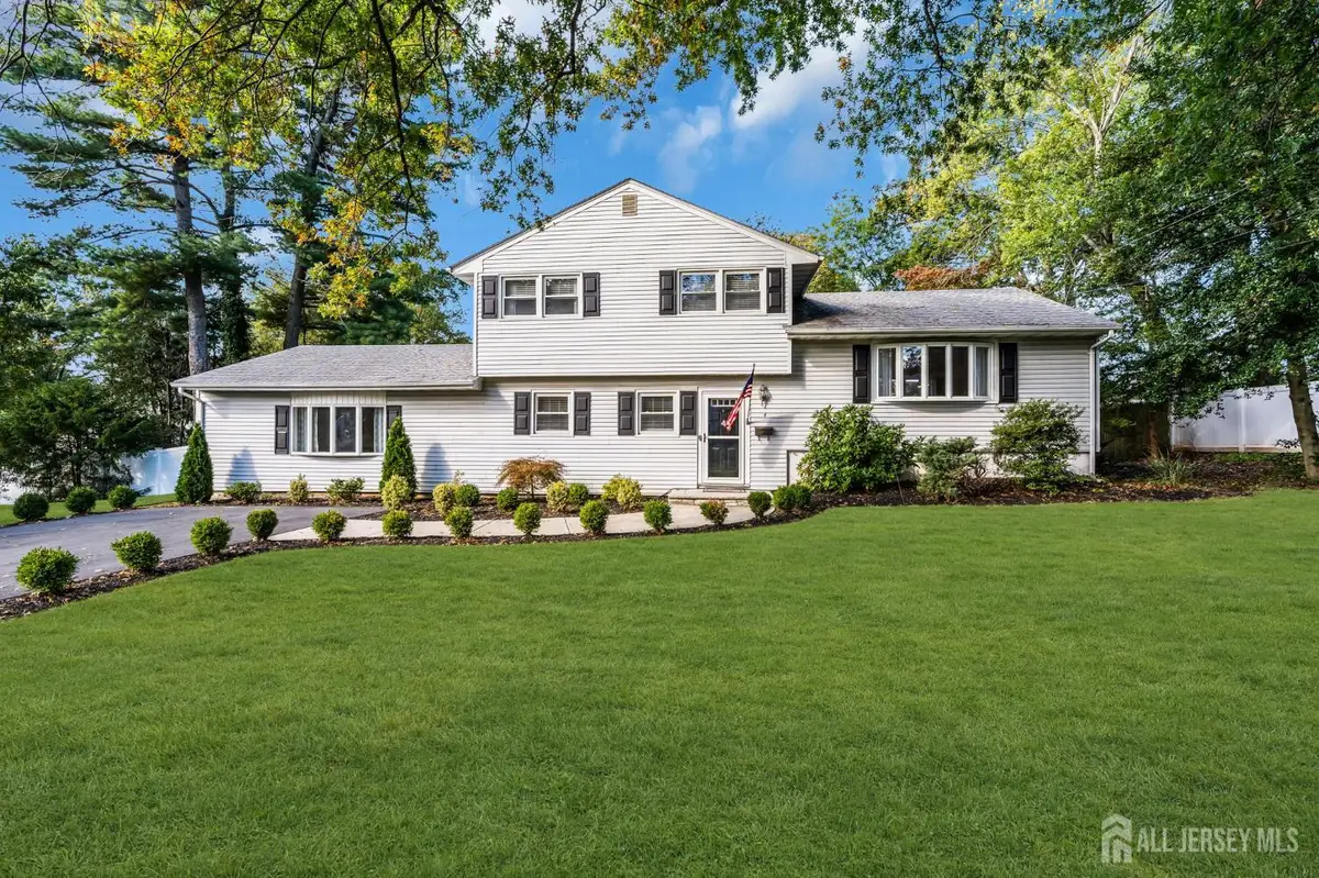 -4 White Oak Rd, East Brunswick, NJ 08816 - #1