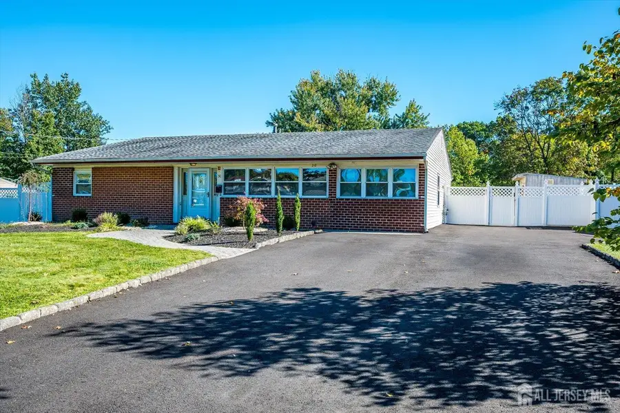 -30 Constable Road, Kendall Park, NJ 08824 - #2